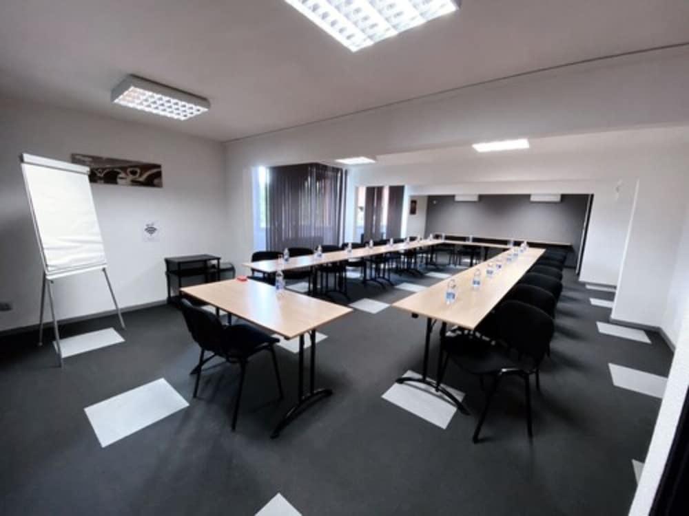 Hôtel Ariane Toulouse Extérieur photo